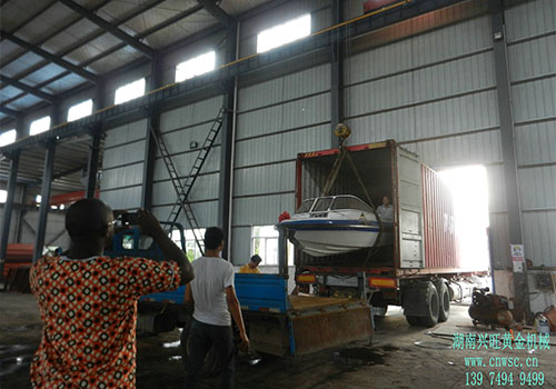 剛果金采金船發貨現場